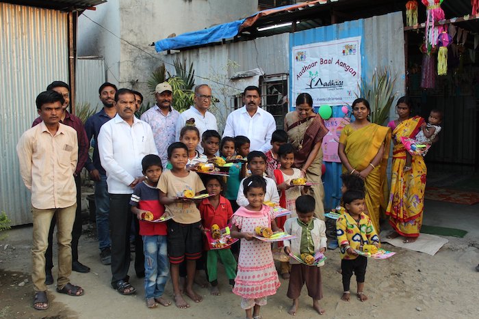 साहित्य वाटप